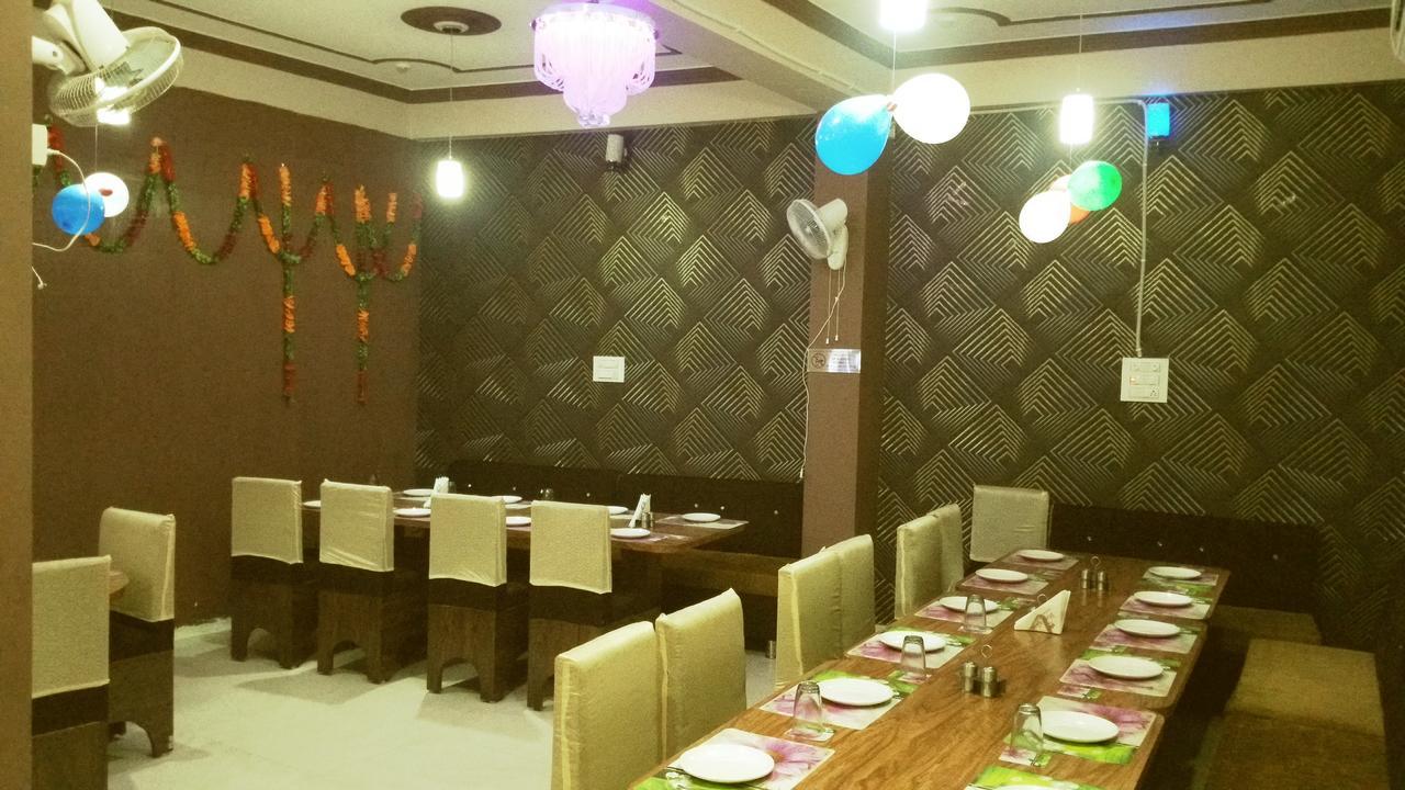 The Royal Hotel Chhatarpur Εξωτερικό φωτογραφία