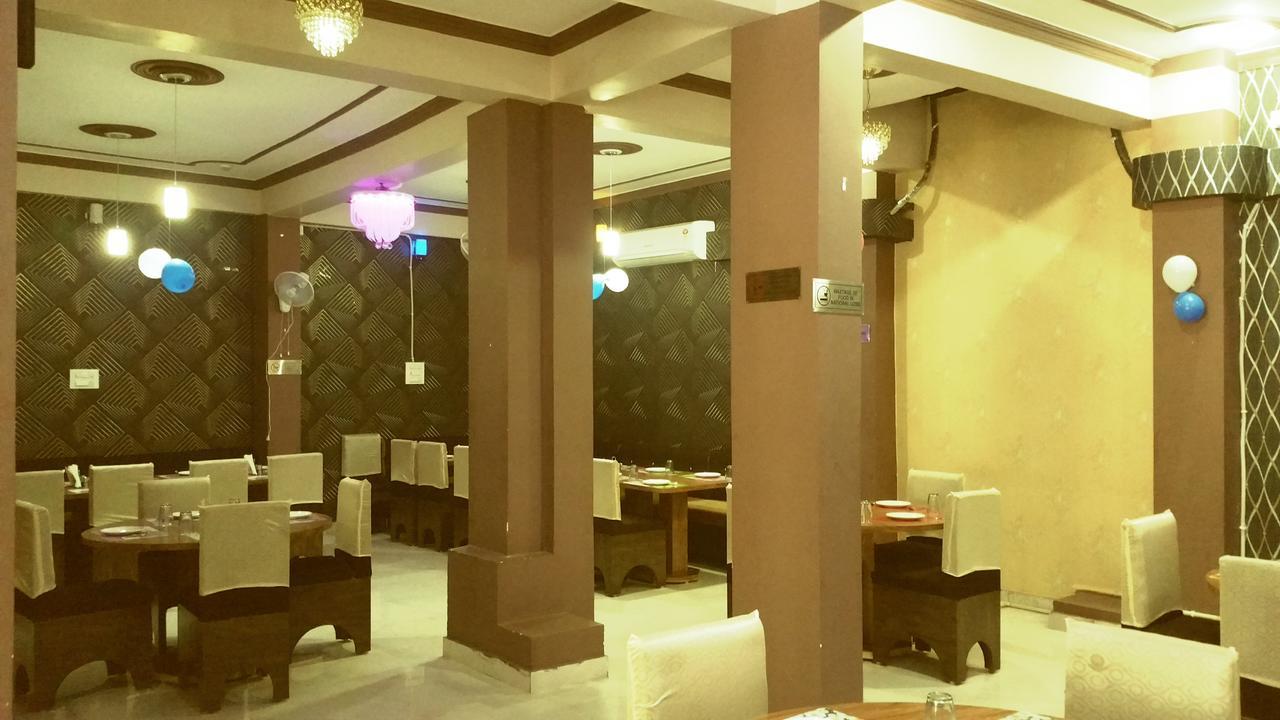 The Royal Hotel Chhatarpur Εξωτερικό φωτογραφία