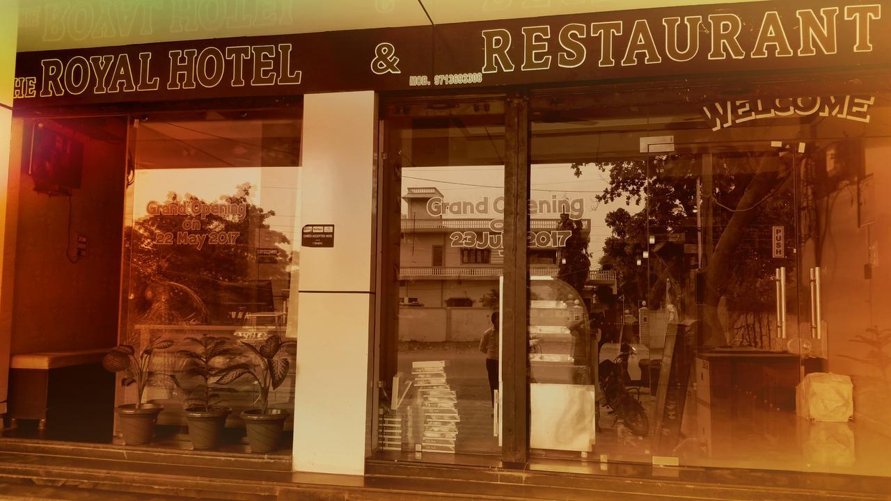 The Royal Hotel Chhatarpur Εξωτερικό φωτογραφία